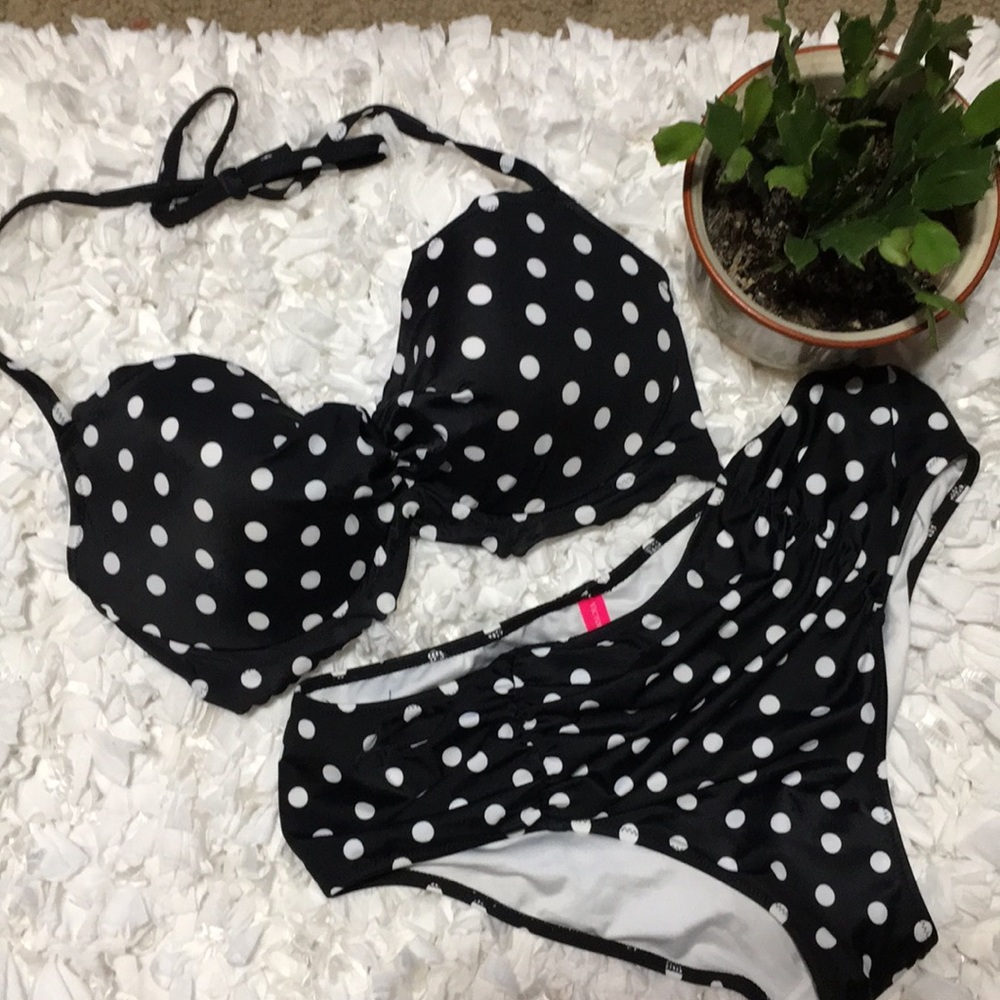 NWOT Victoria’s secret Polkadot bathing suit